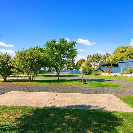 Traralgon Lifestyle Village Bagian luar foto