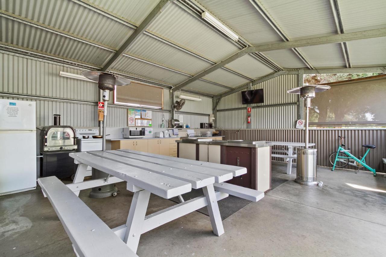 Traralgon Lifestyle Village Bagian luar foto